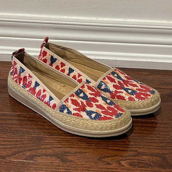 Naturalizer Deck Shoes - Picture 1 of 4